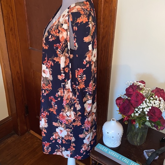 🌸 NWOT Lulu's Dresses | Lulus SHIFTING Dears Navy Blue Floral Shift Dress🌸 - Picture 8 of 11
